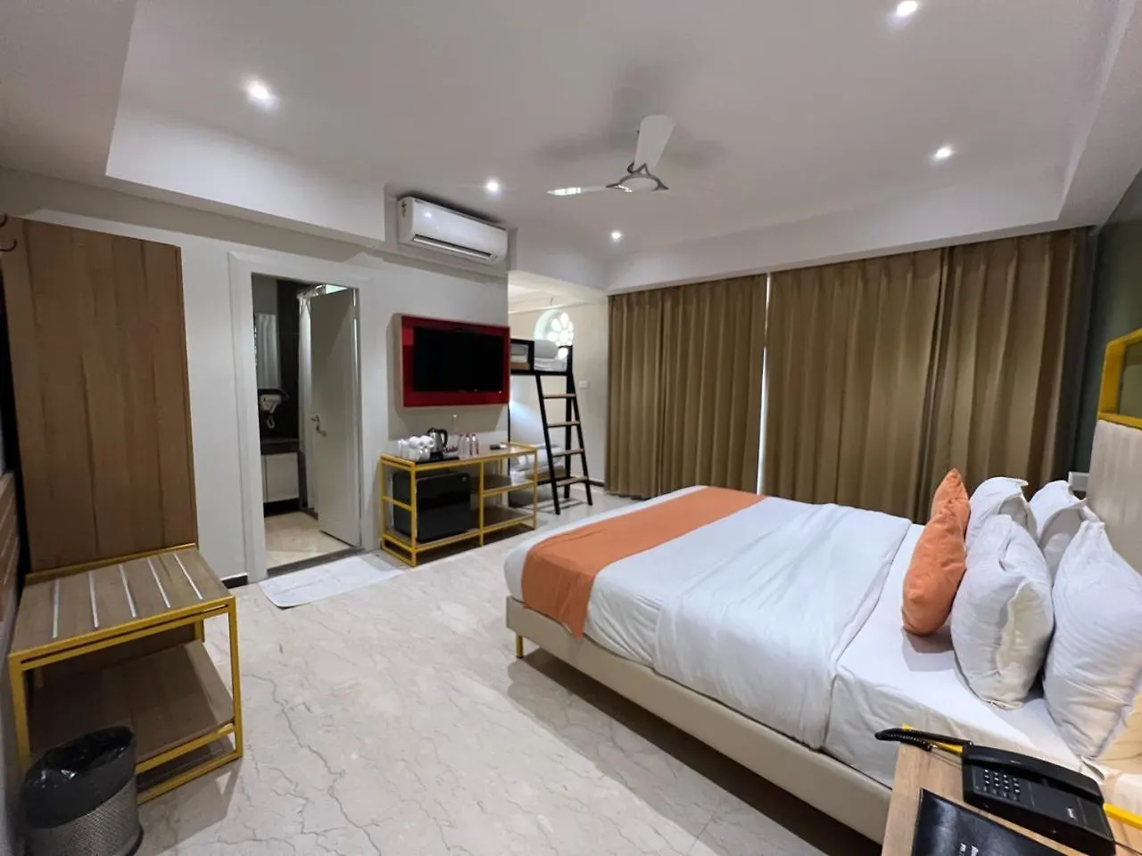 Hotel Phoenix - Unmatched Comfort Udaipur